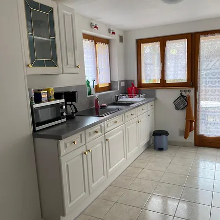 Les Acacias Daire Colmar