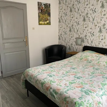 Les Acacias Apartment *