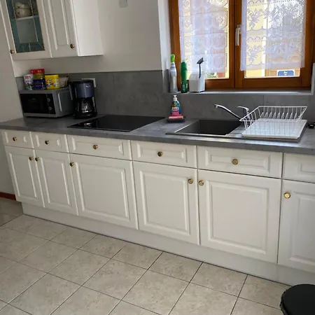 Les Acacias Apartment