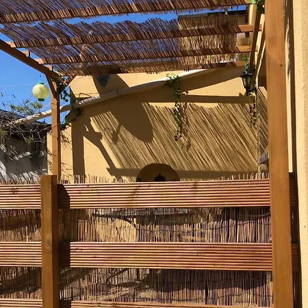 Les Acacias Apartmán